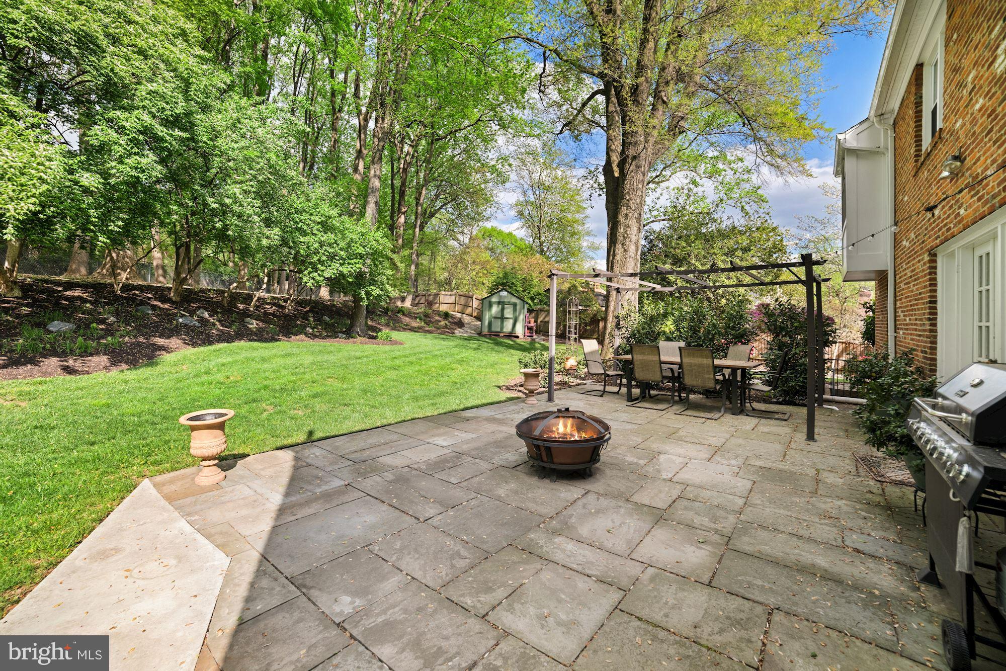 BRADLEY MANOR - Residential