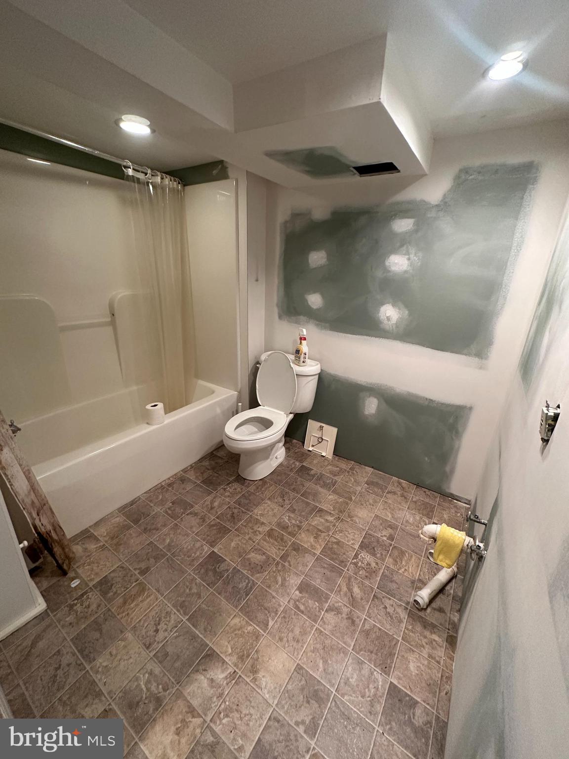 LYNBROOK - Residential