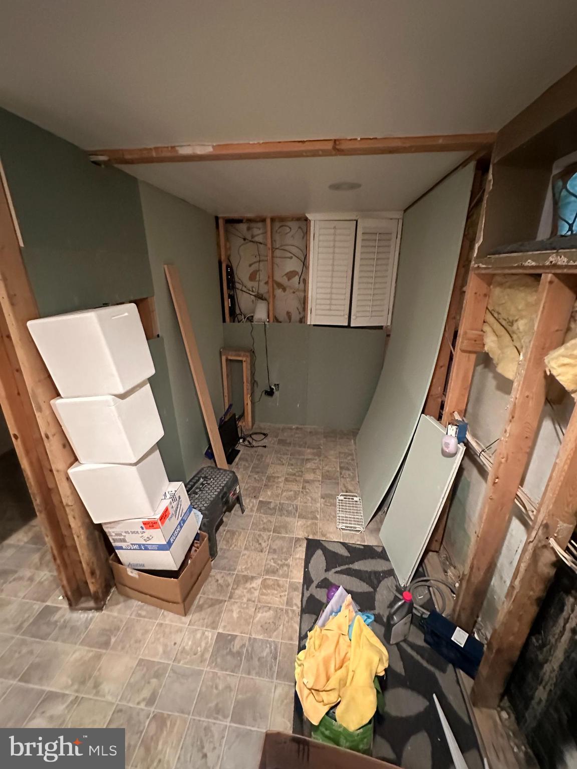 LYNBROOK - Residential