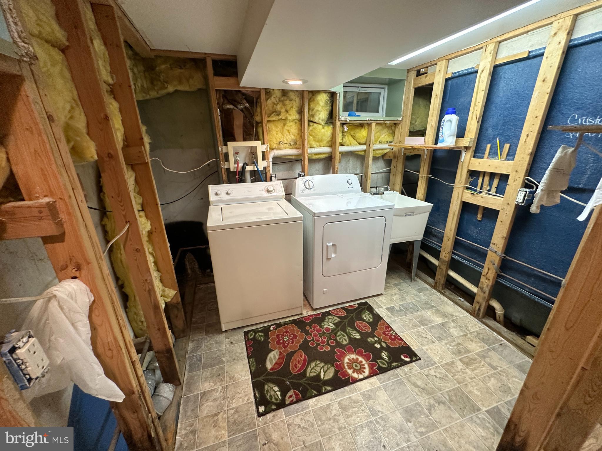 LYNBROOK - Residential