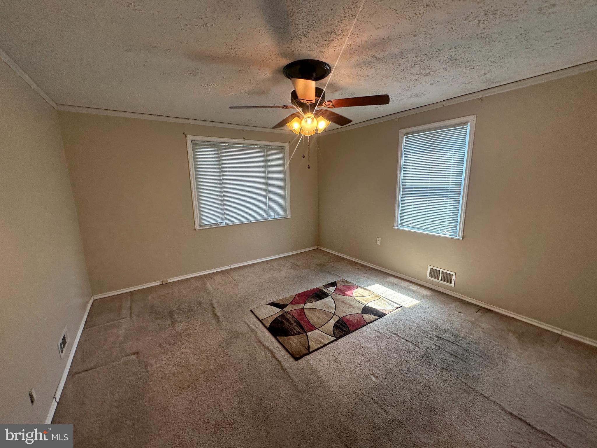 LYNBROOK - Residential