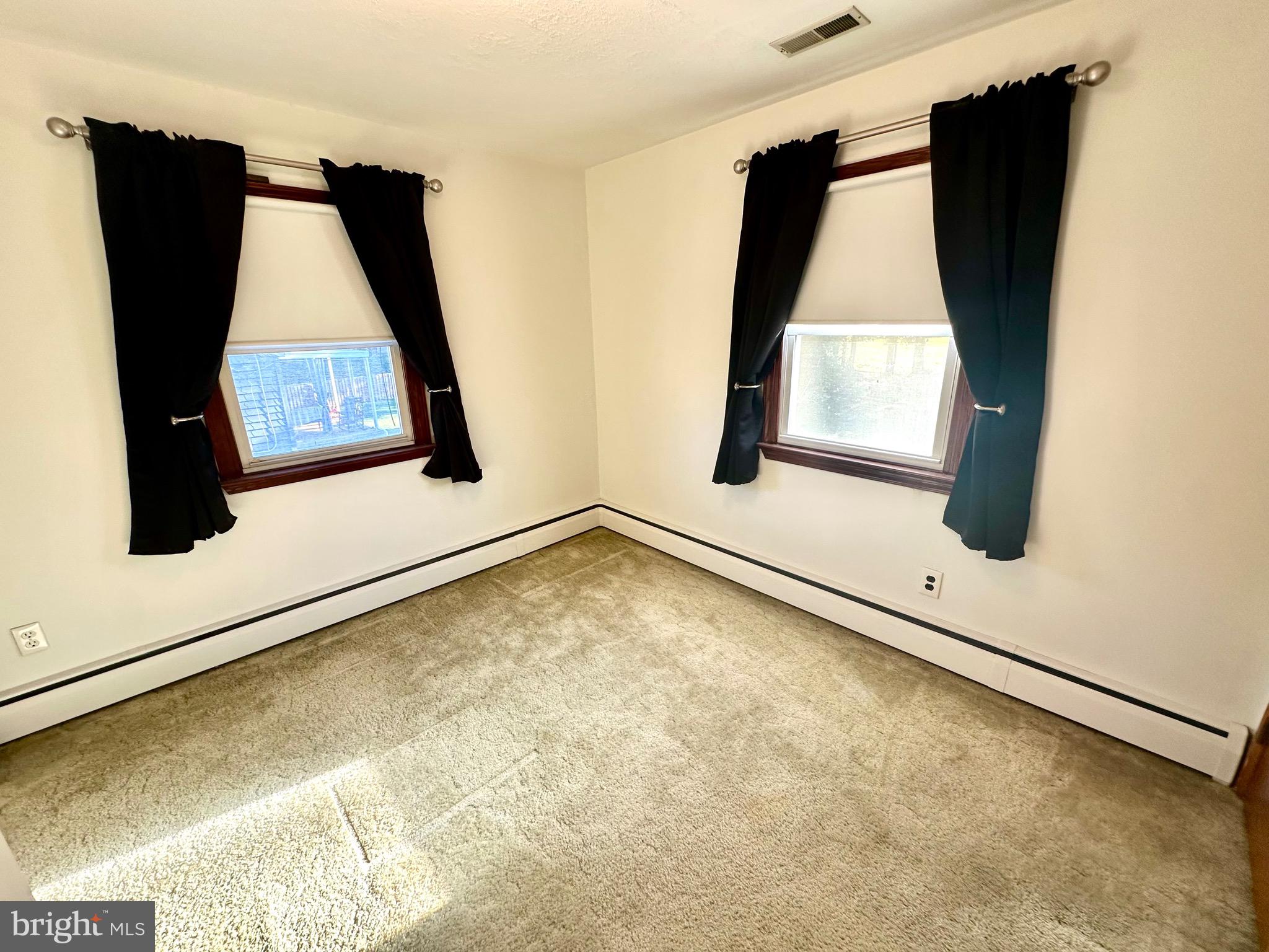 OAKLAND TERRACE - Residential