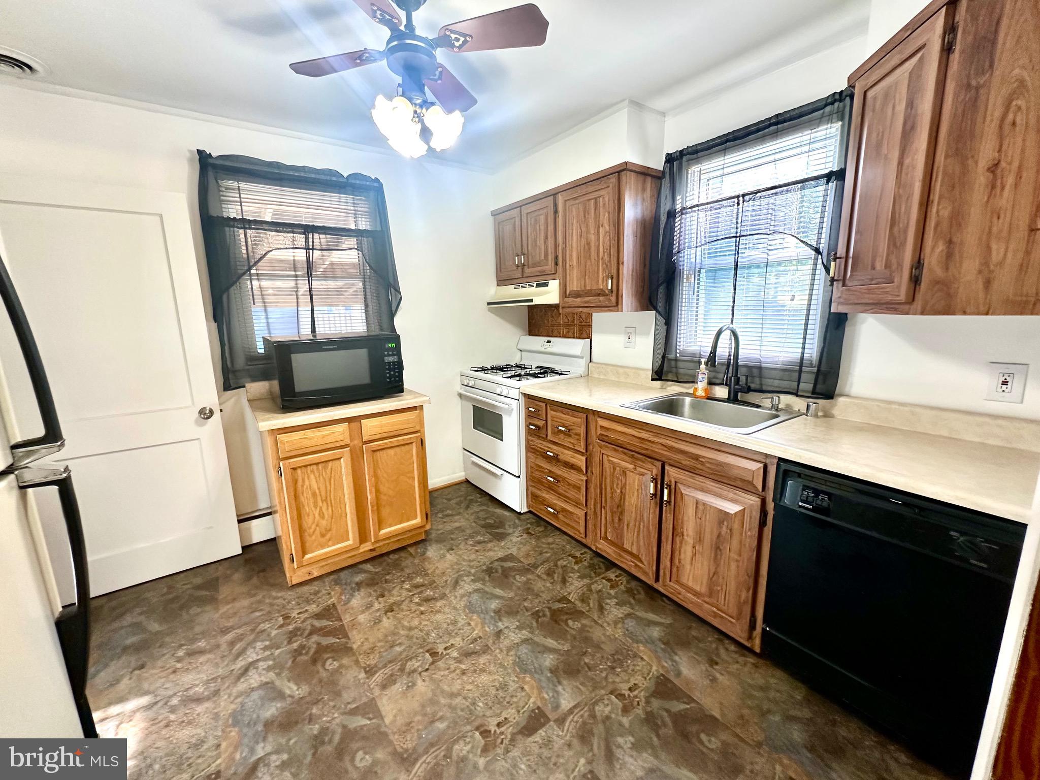 OAKLAND TERRACE - Residential