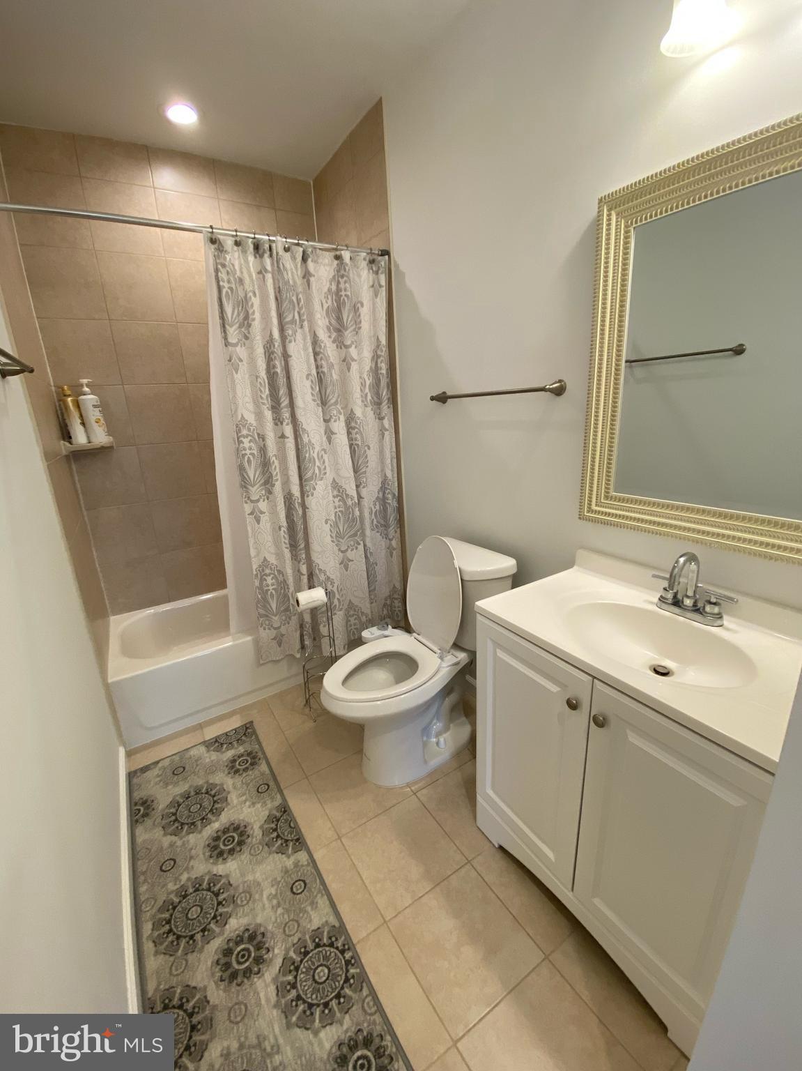 MOON GLADE FARM - Residential Lease