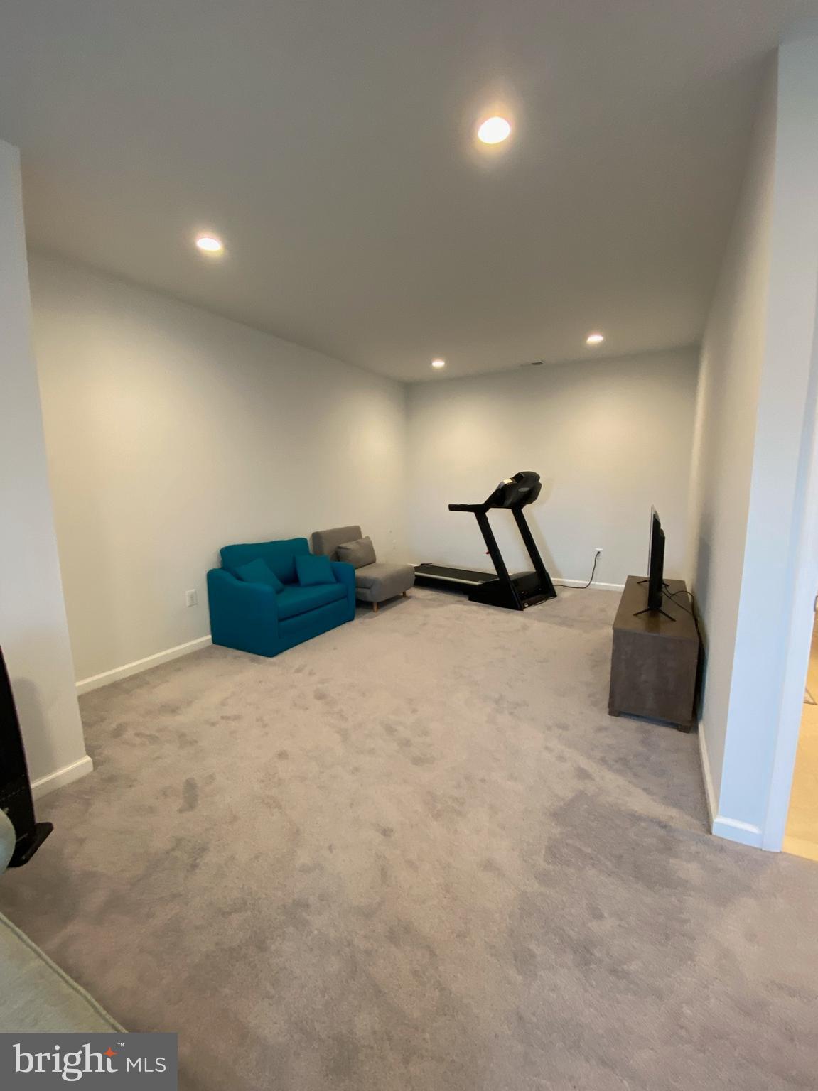 MOON GLADE FARM - Residential Lease