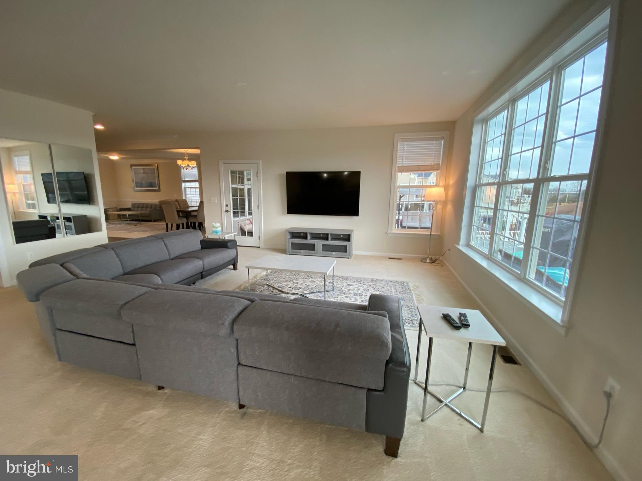 MOON GLADE FARM - Residential Lease