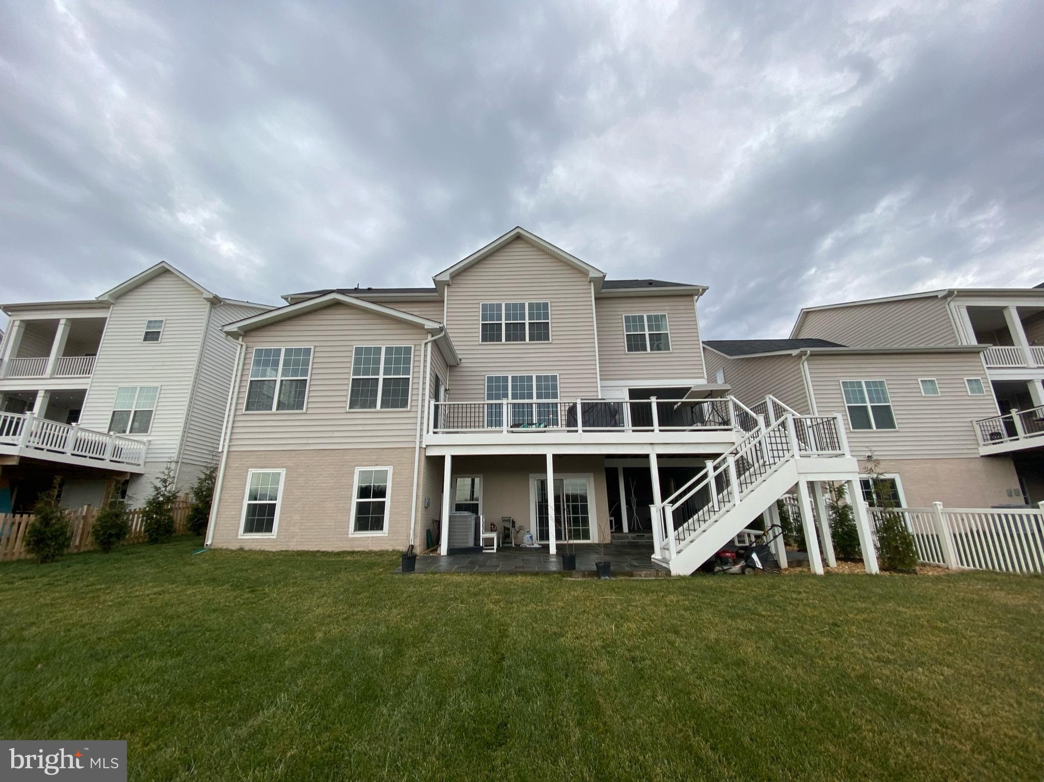 MOON GLADE FARM - Residential Lease