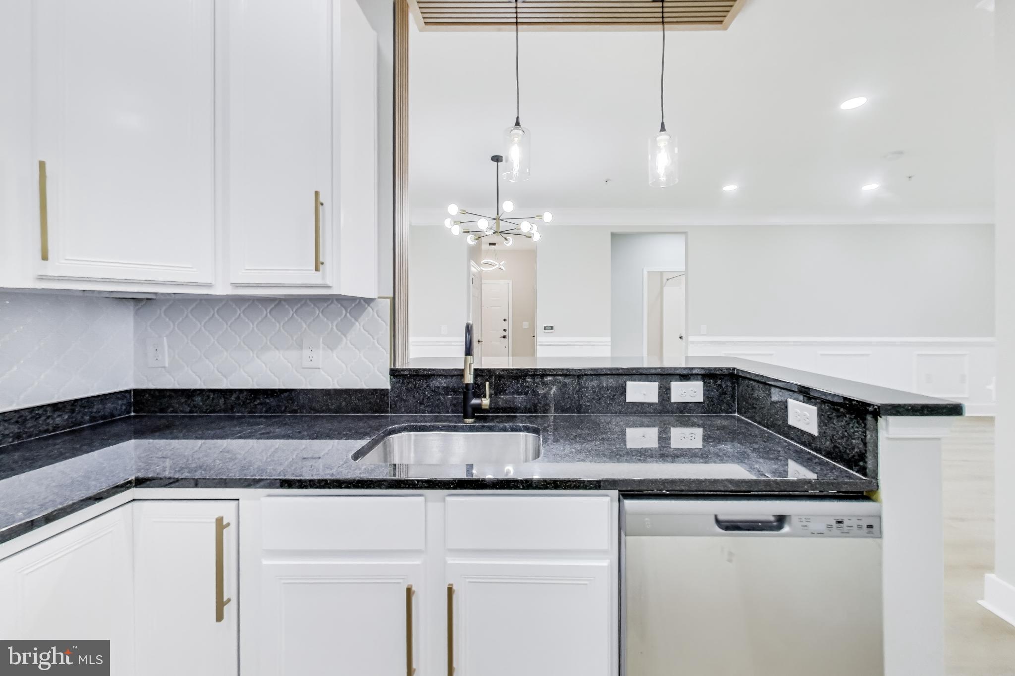 THE ADDISON AT ST PAUL - Residential