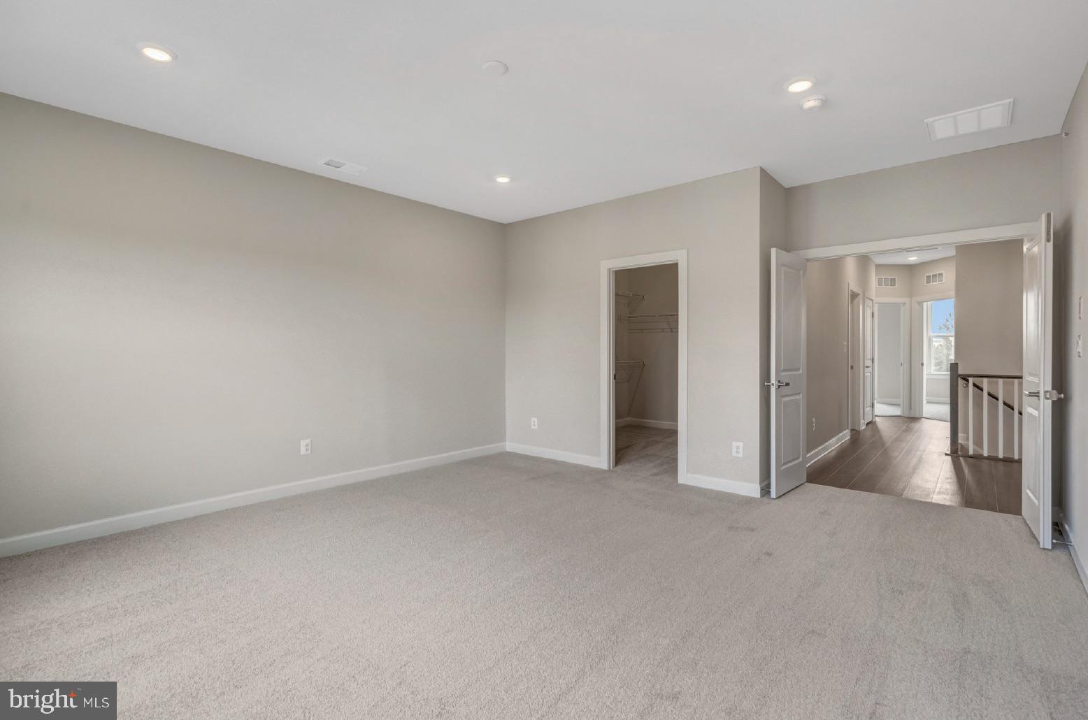 ASHBURN STATION - Residential