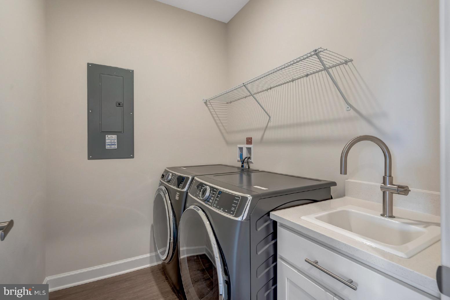 ASHBURN STATION - Residential