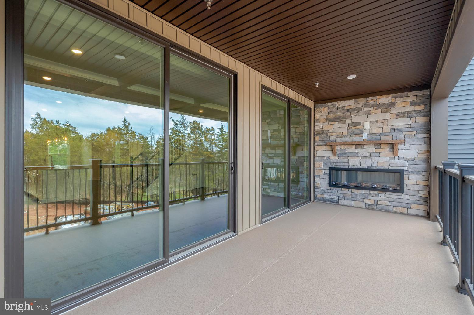 ASHBURN STATION - Residential