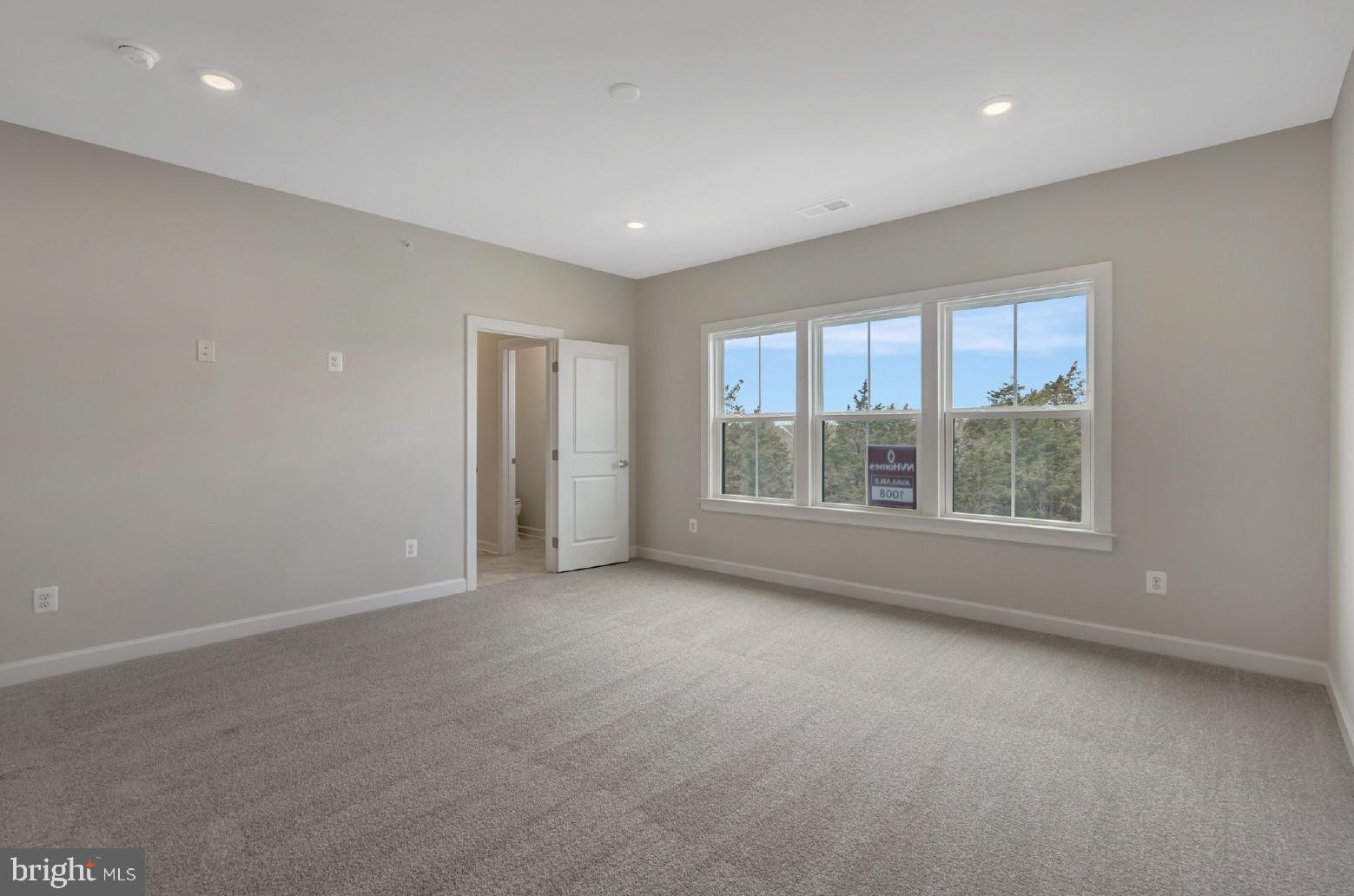 ASHBURN STATION - Residential