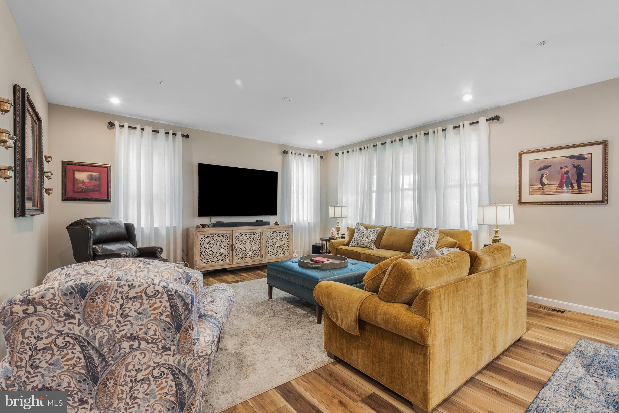 TWO RIVERS - Residential