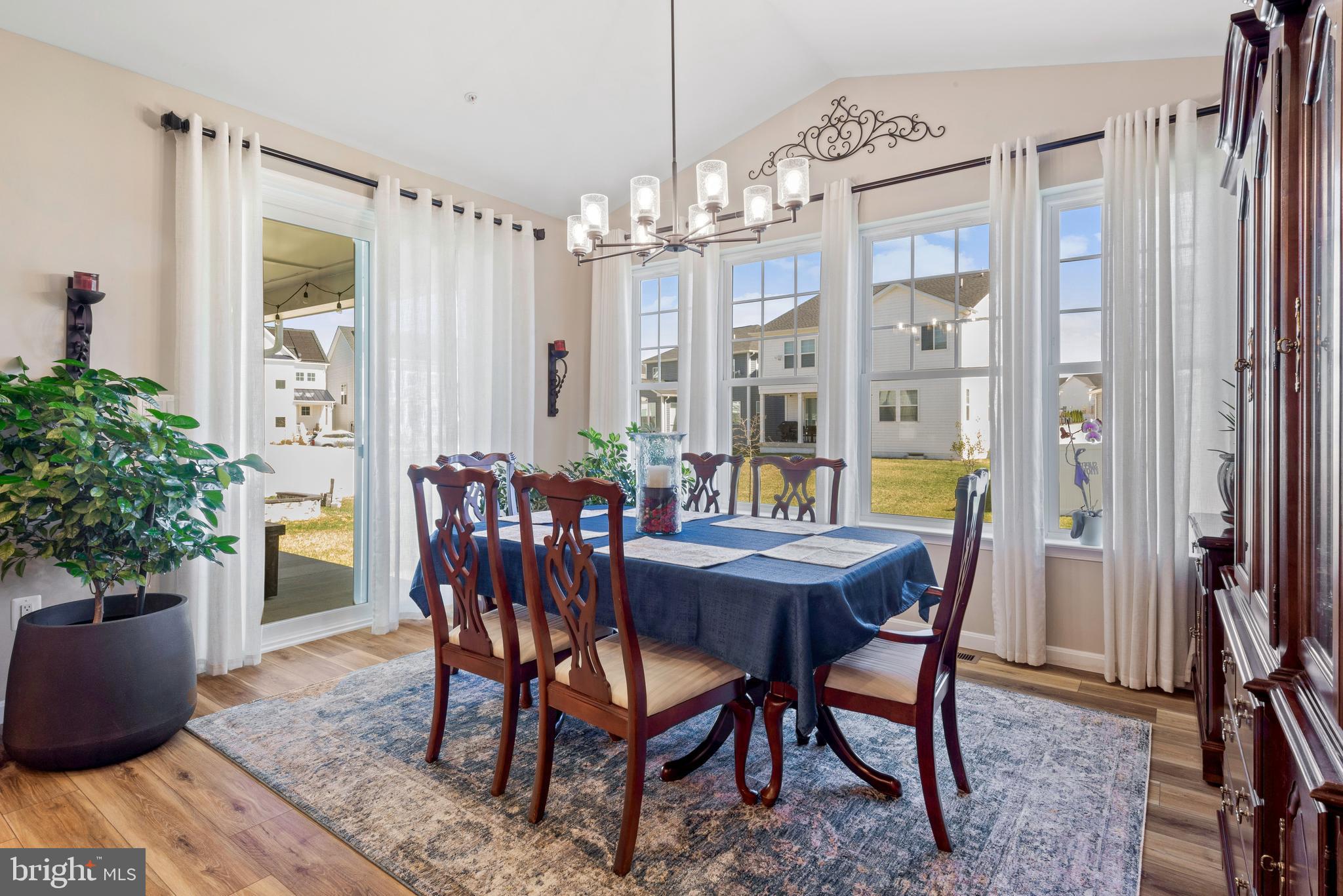 TWO RIVERS - Residential