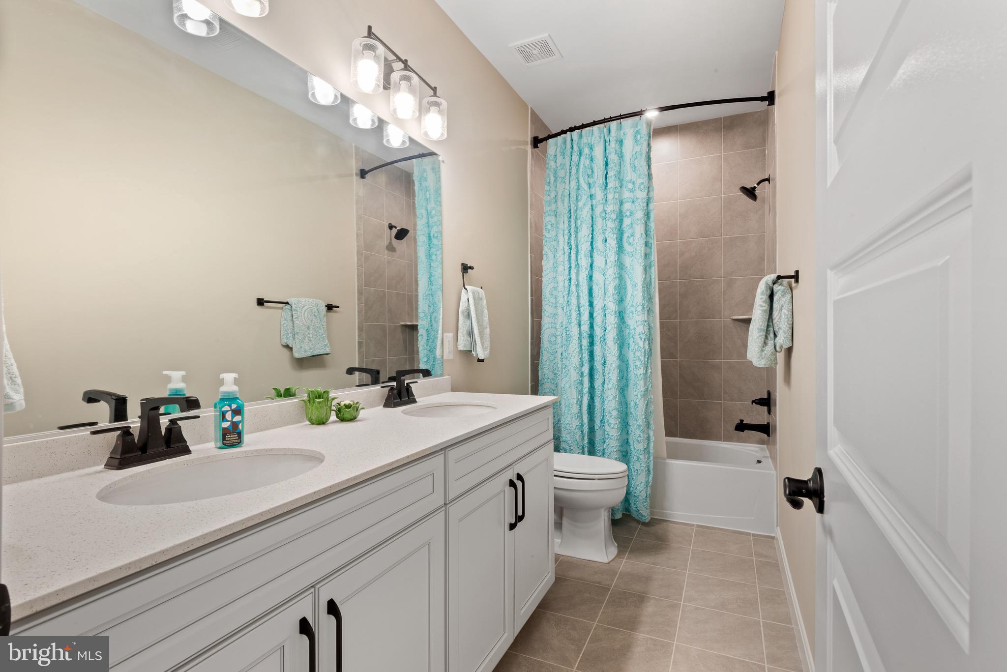 TWO RIVERS - Residential