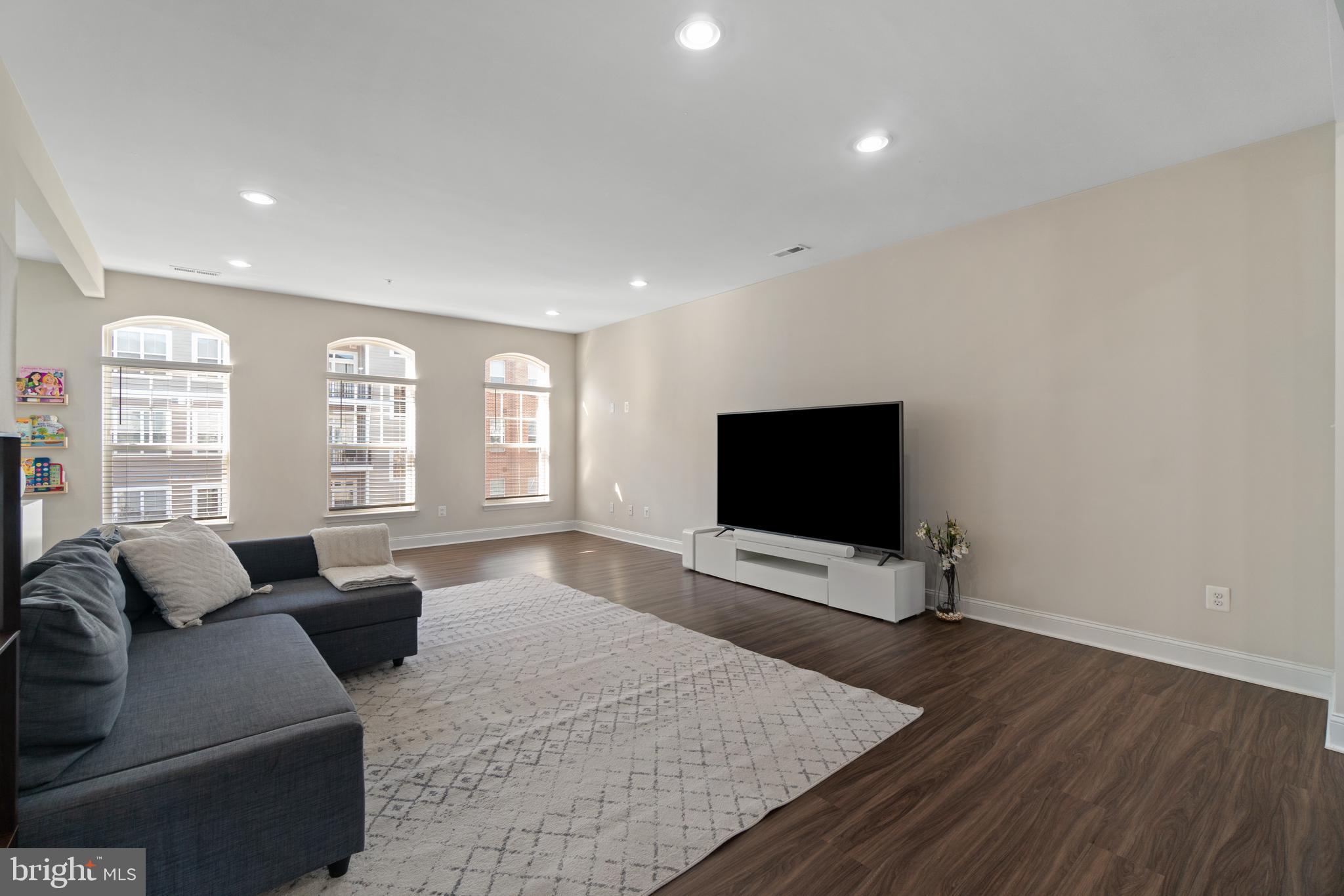 OXFORD SQUARE - Residential