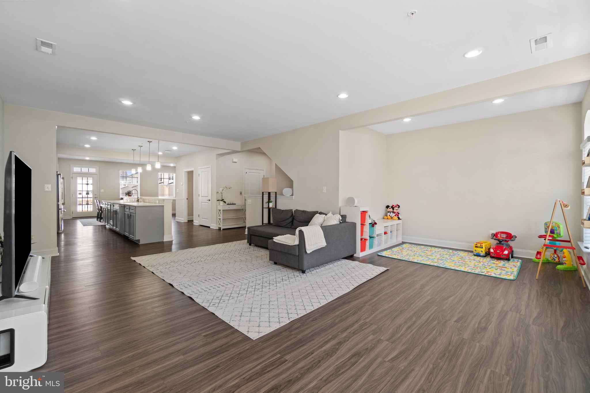 OXFORD SQUARE - Residential