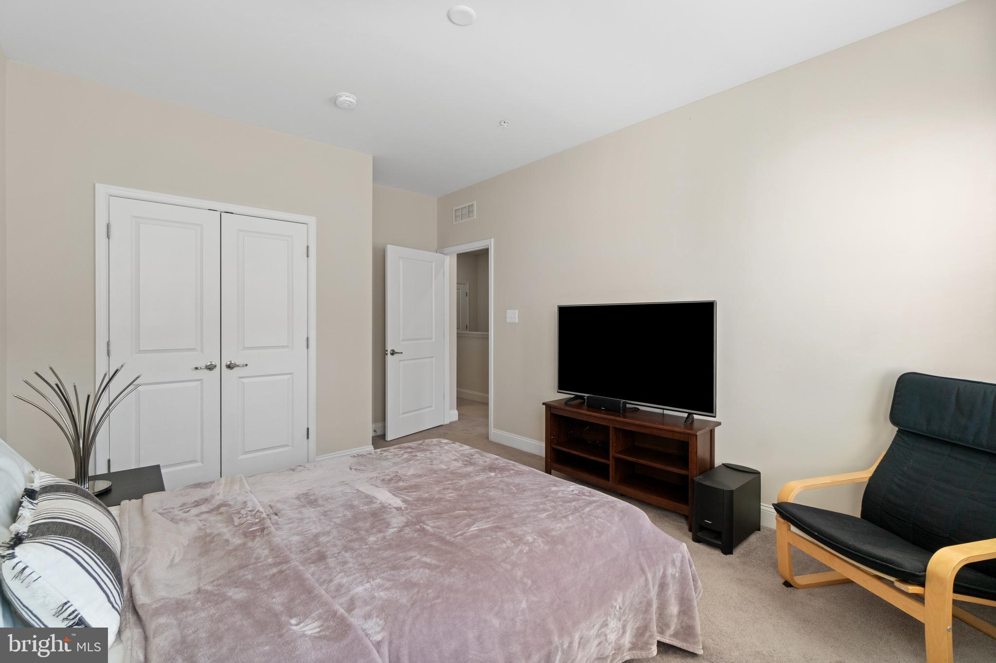 OXFORD SQUARE - Residential