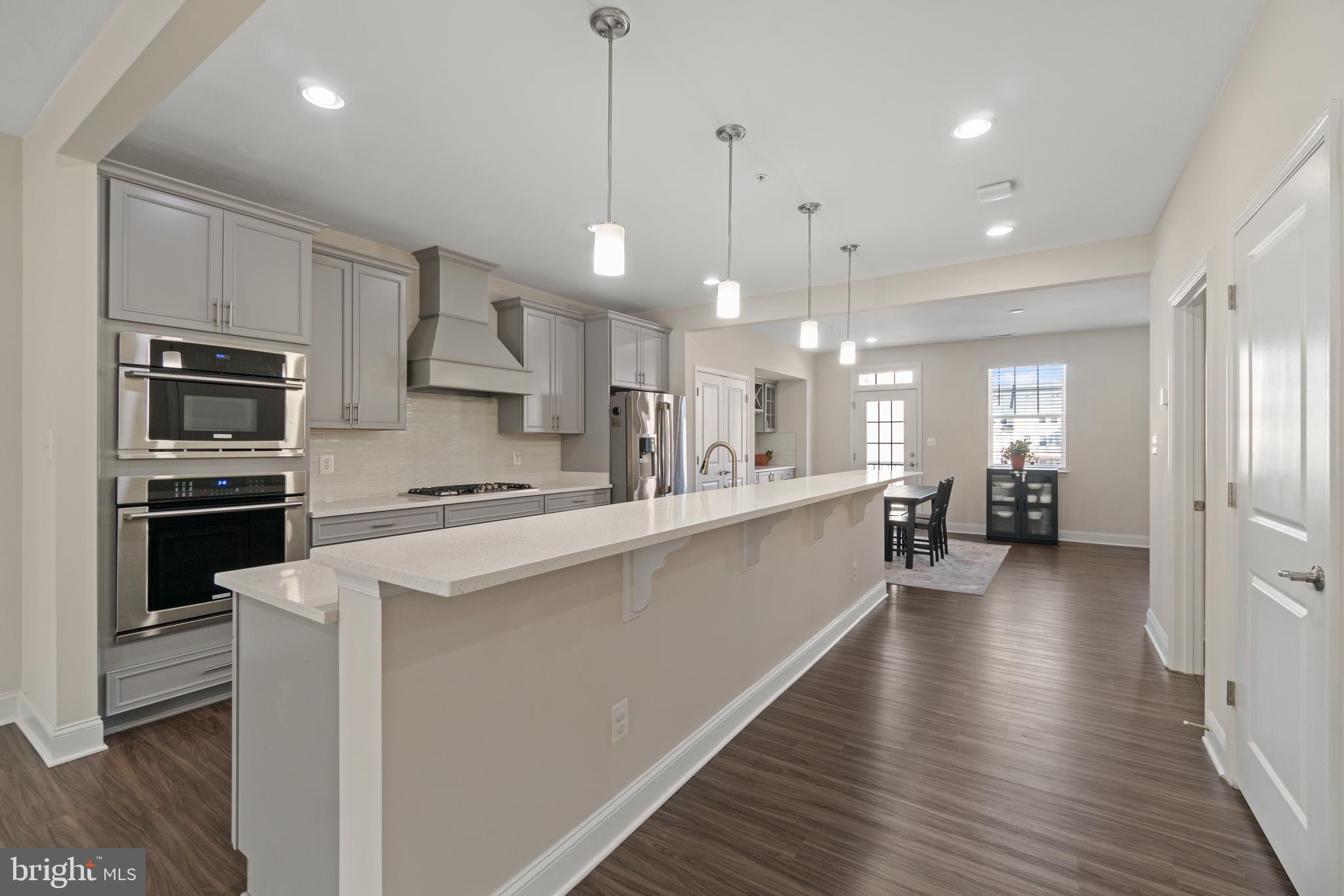 OXFORD SQUARE - Residential