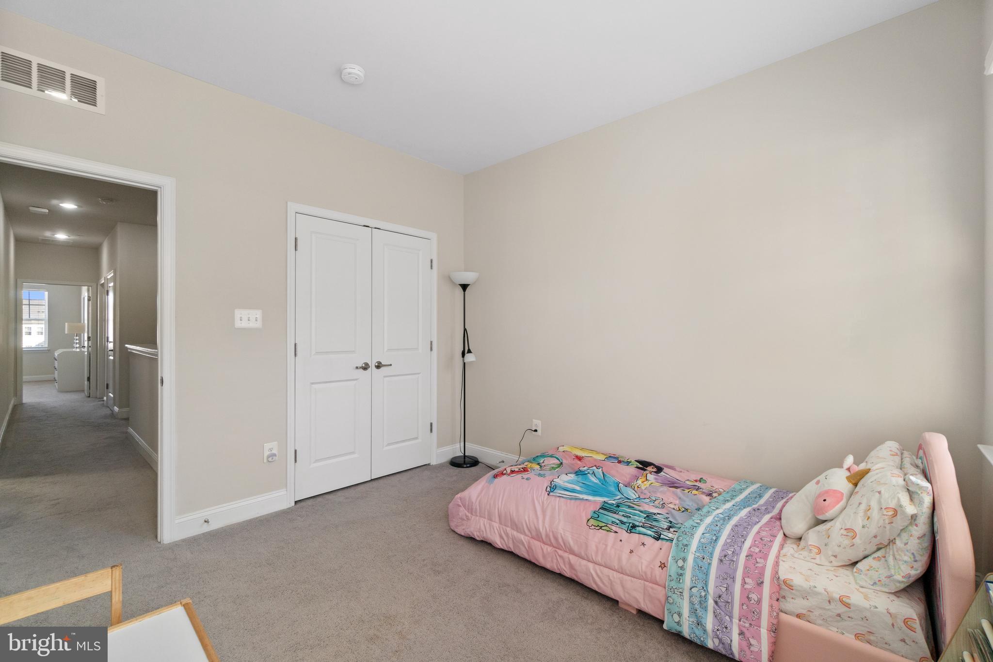 OXFORD SQUARE - Residential