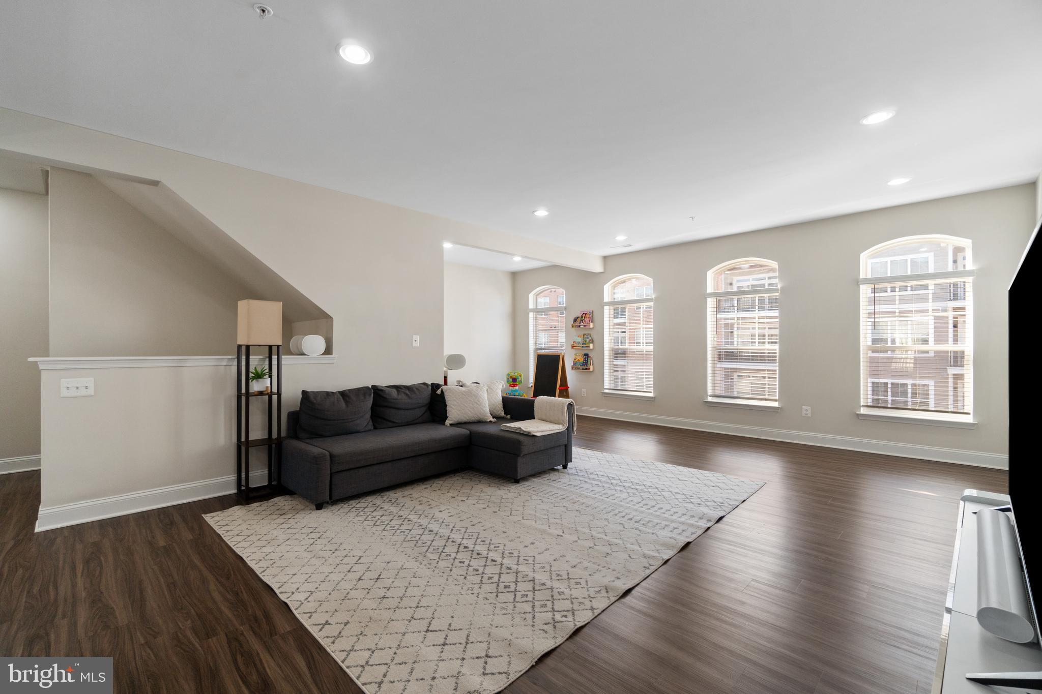 OXFORD SQUARE - Residential