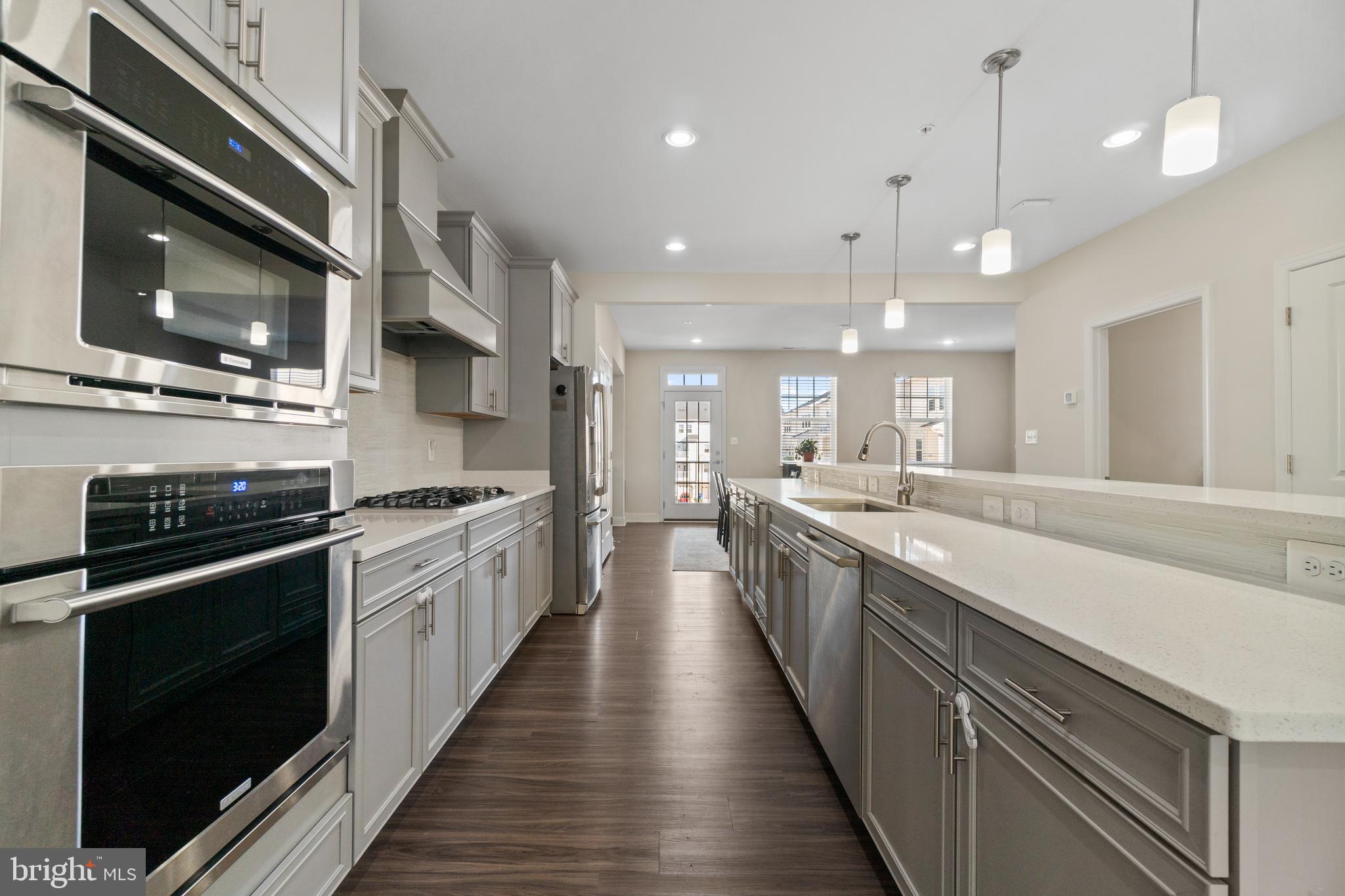 OXFORD SQUARE - Residential