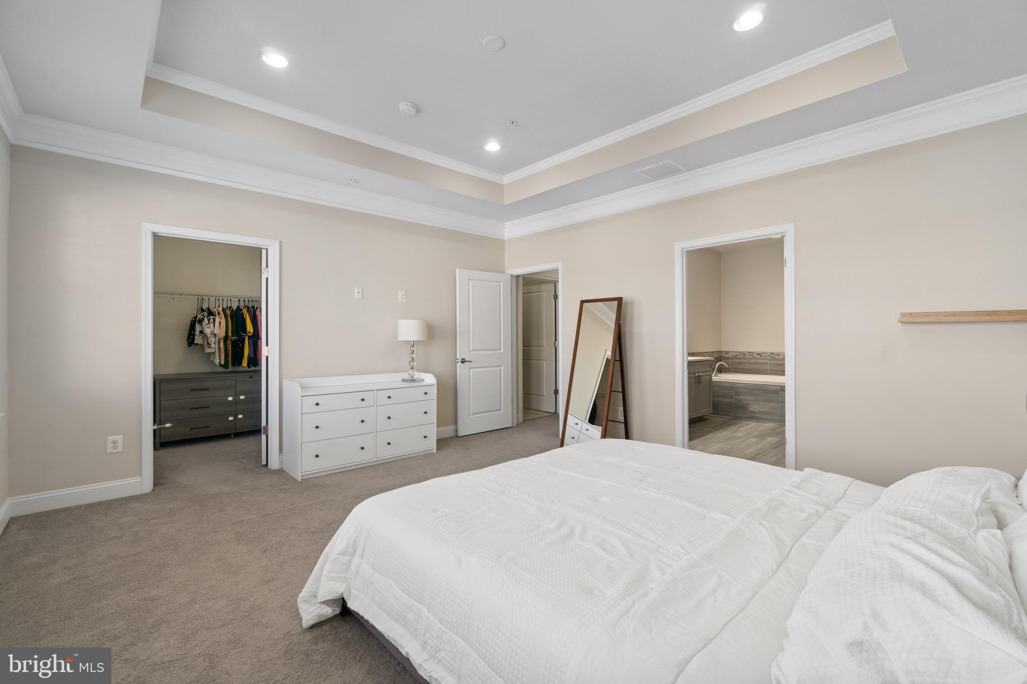 OXFORD SQUARE - Residential