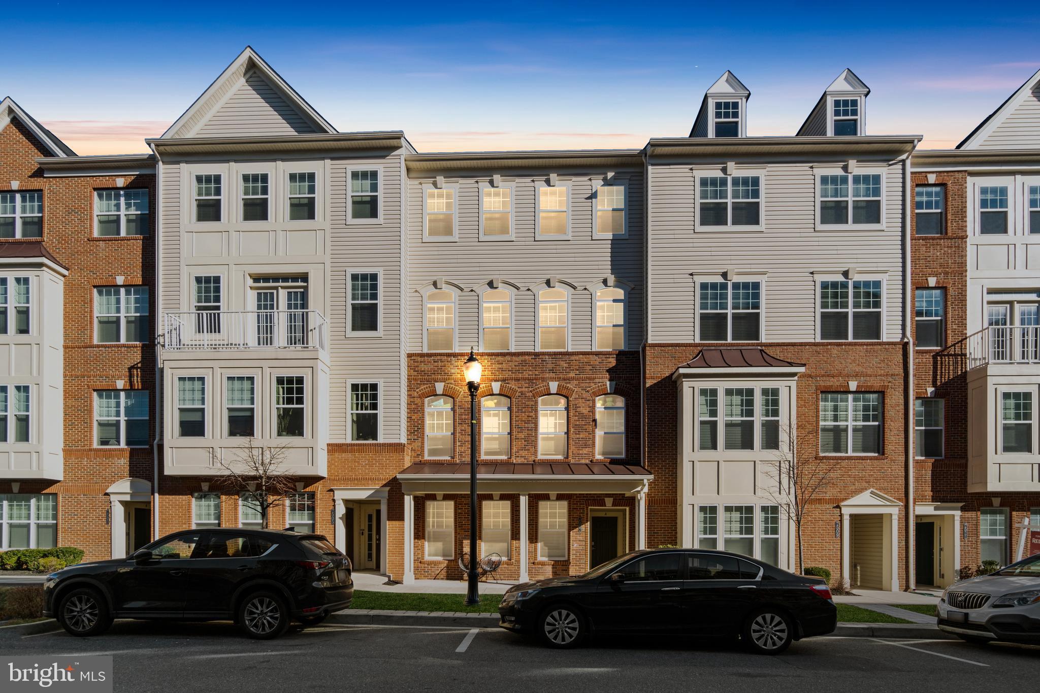 OXFORD SQUARE - Residential