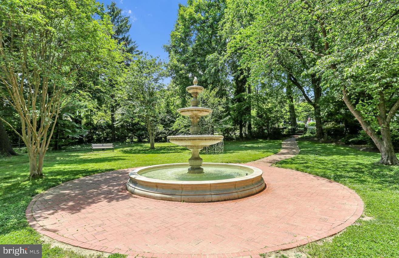 KENSINGTON PARK - Residential