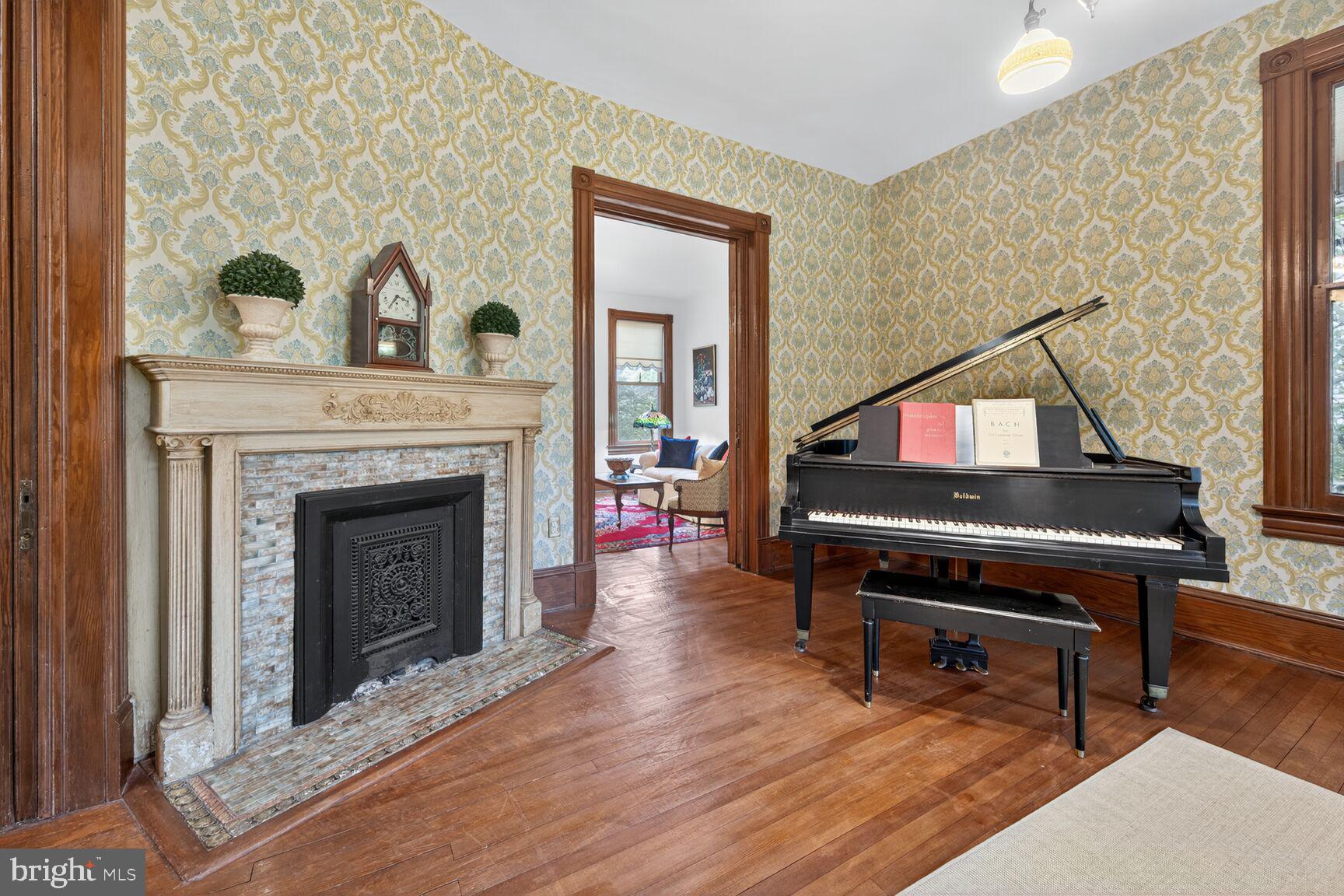 KENSINGTON PARK - Residential