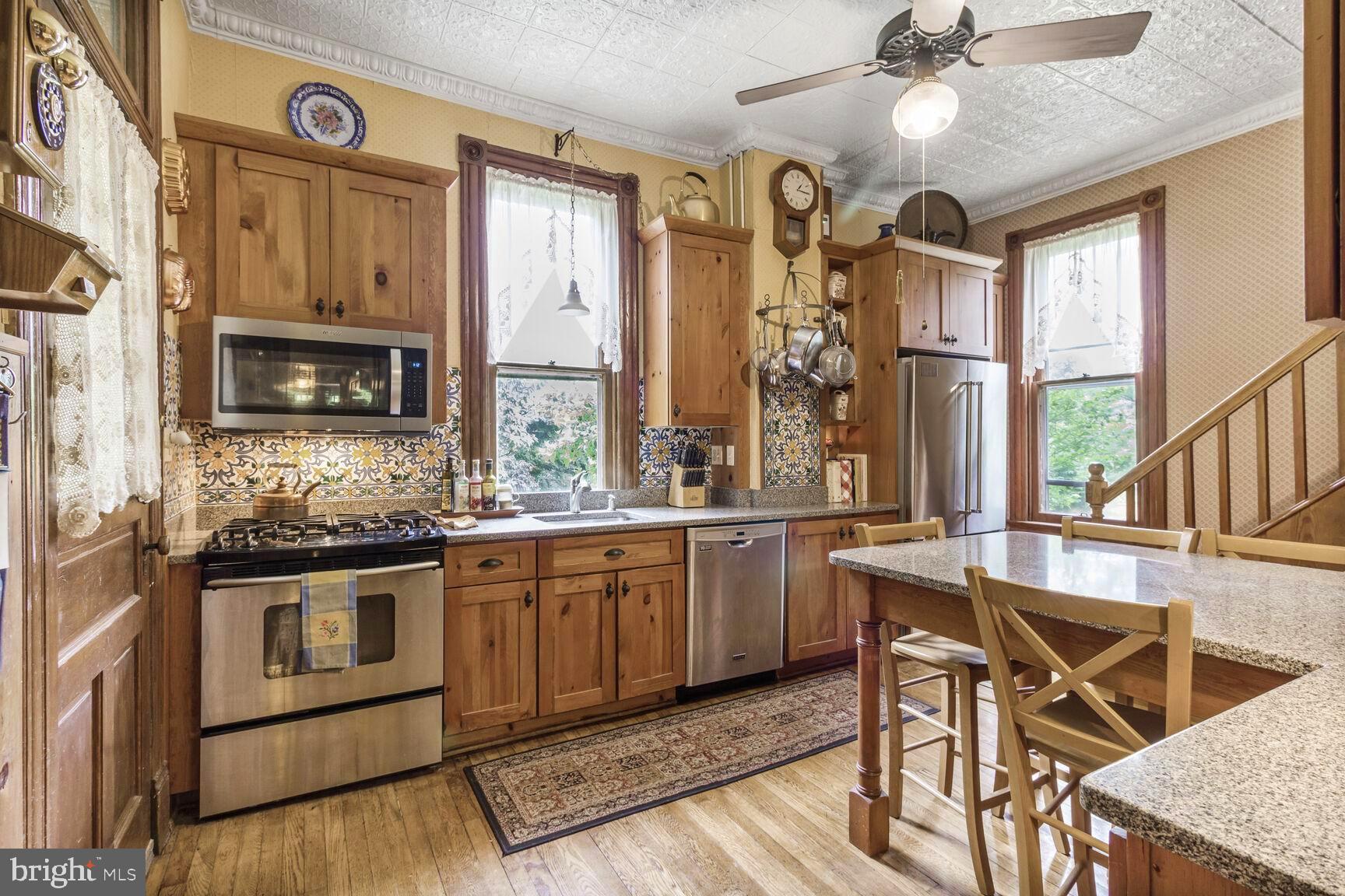 KENSINGTON PARK - Residential