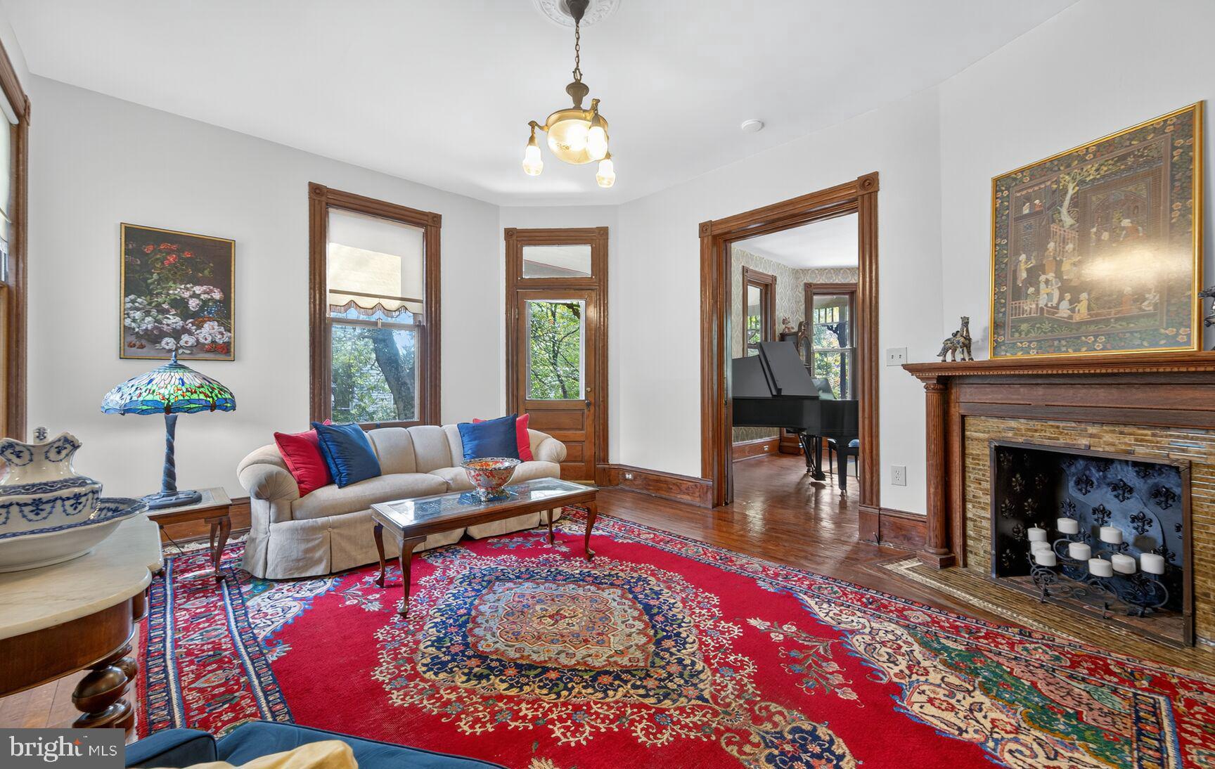 KENSINGTON PARK - Residential