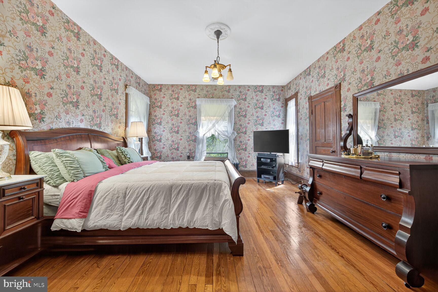 KENSINGTON PARK - Residential