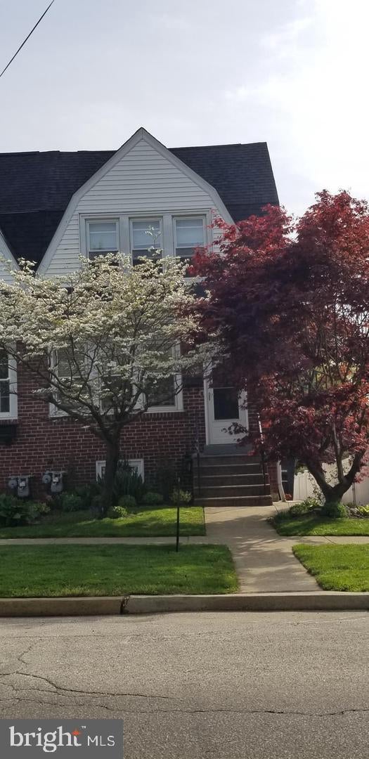 207 W 11TH AVENUE