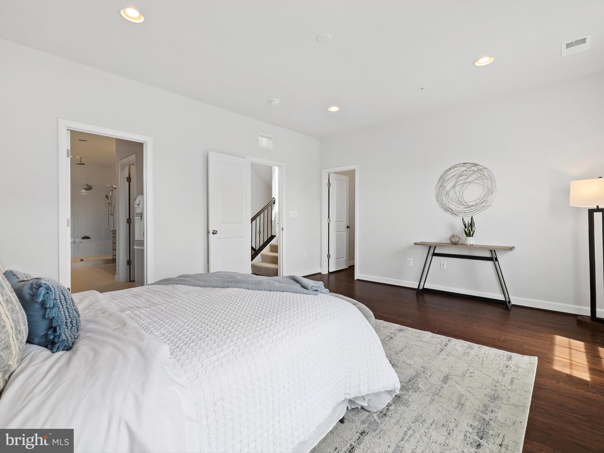 POTOMAC OVERLOOK CONDO - Residential