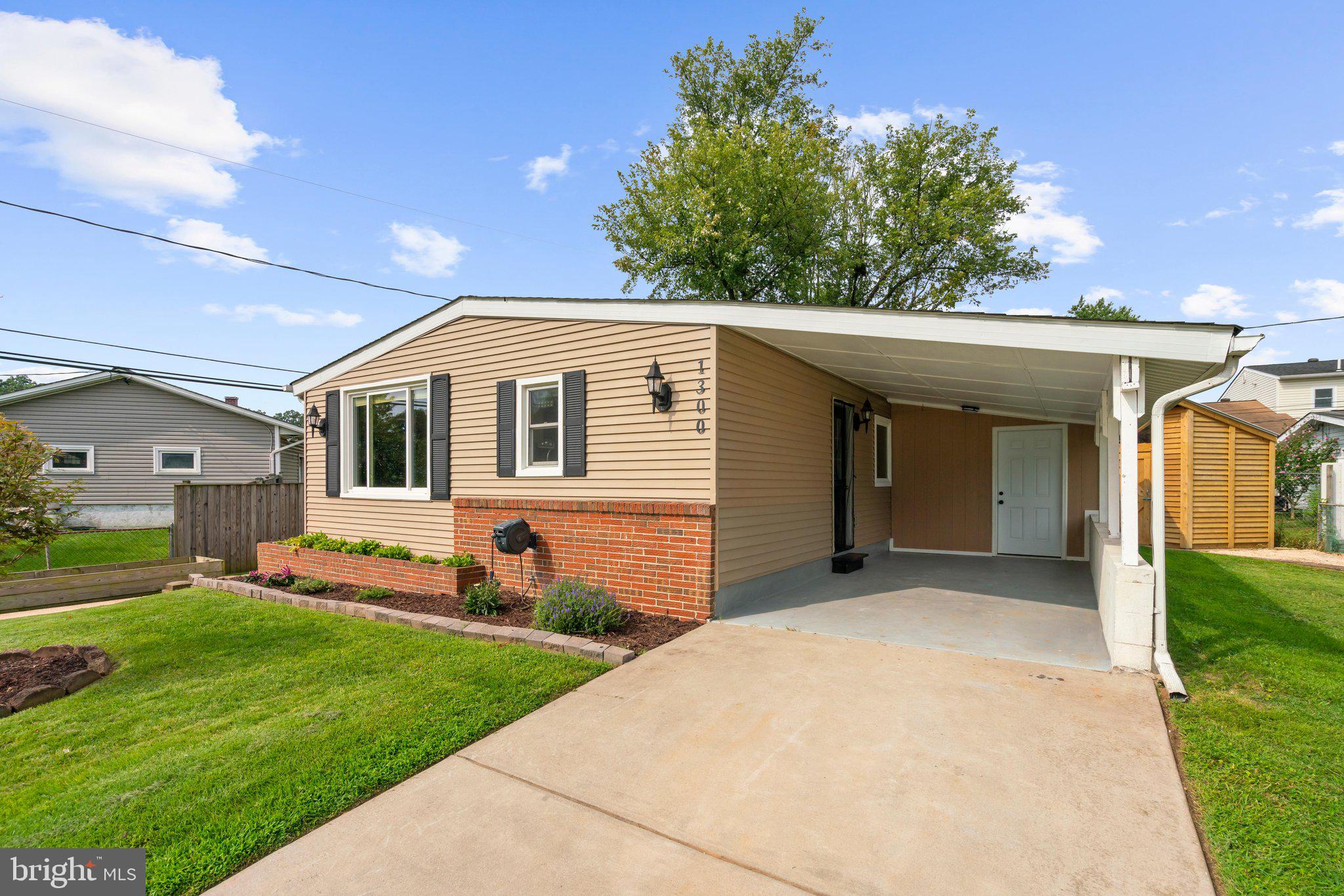 1300 GILBERT PLACE