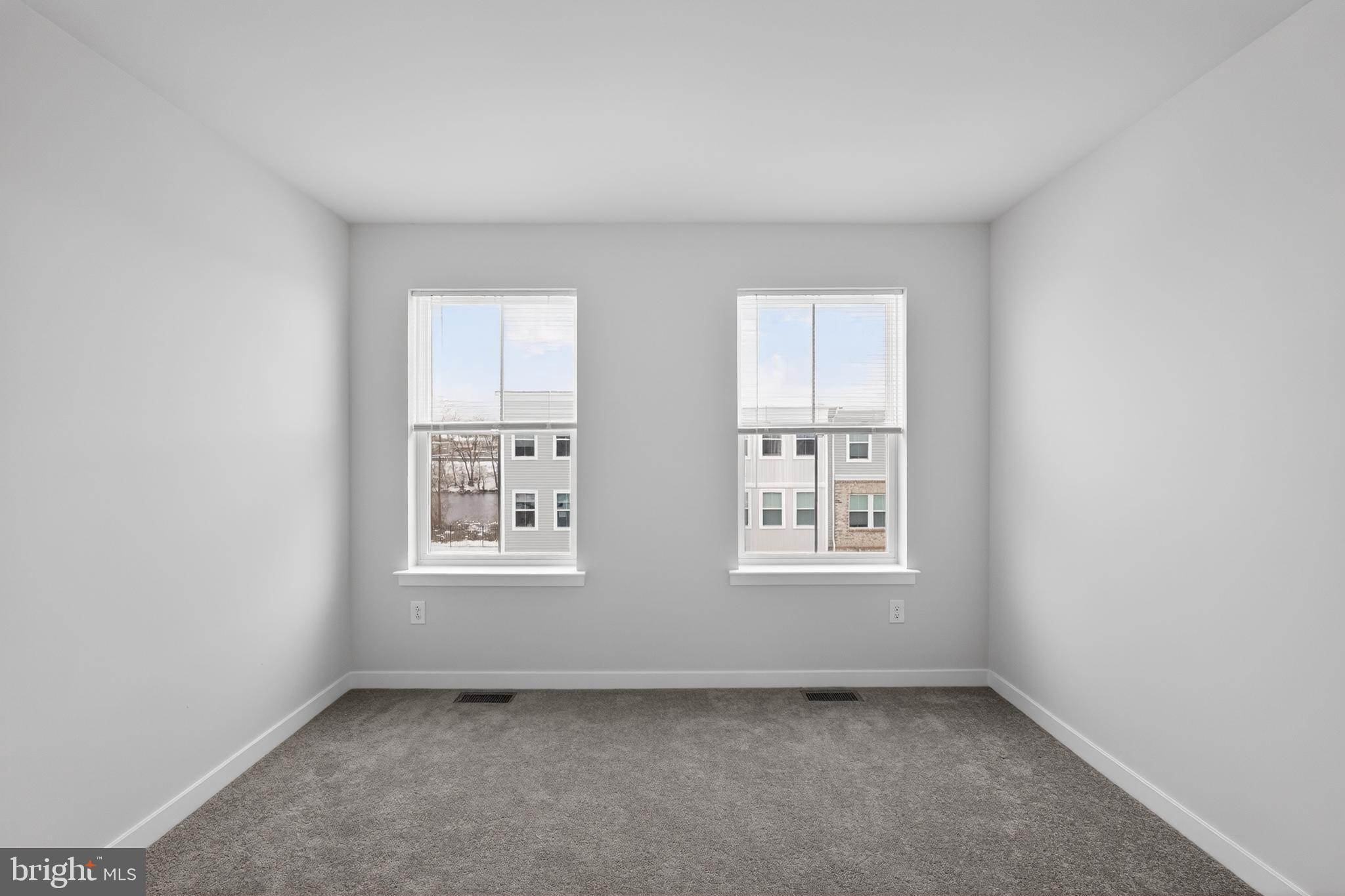 RIVER PIONTE - Residential