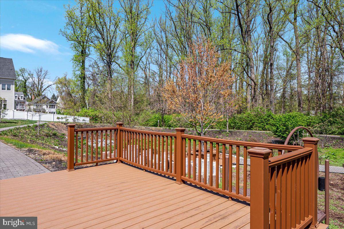 BETHESDA MEWS - Residential