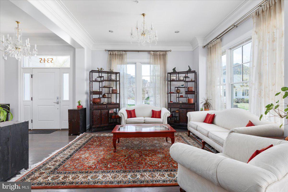 BETHESDA MEWS - Residential