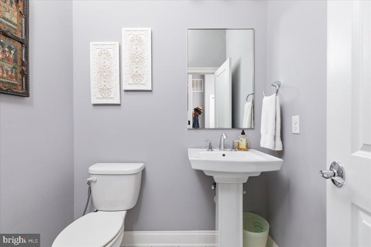 BETHESDA MEWS - Residential