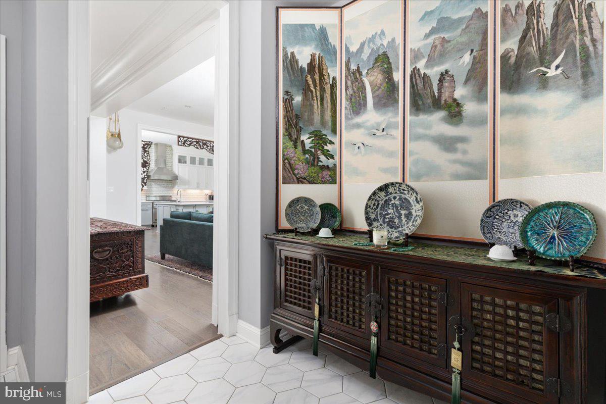 BETHESDA MEWS - Residential