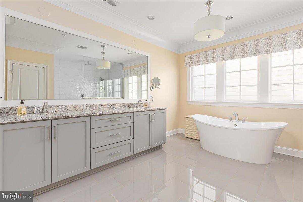 BETHESDA MEWS - Residential