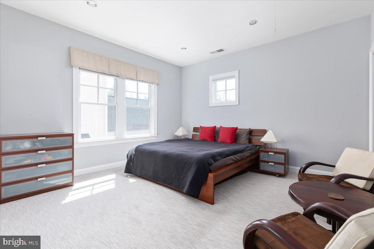 BETHESDA MEWS - Residential