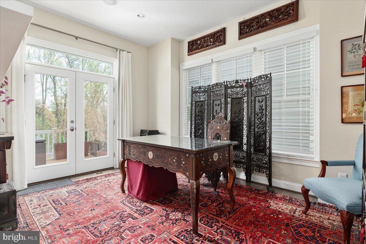 BETHESDA MEWS - Residential