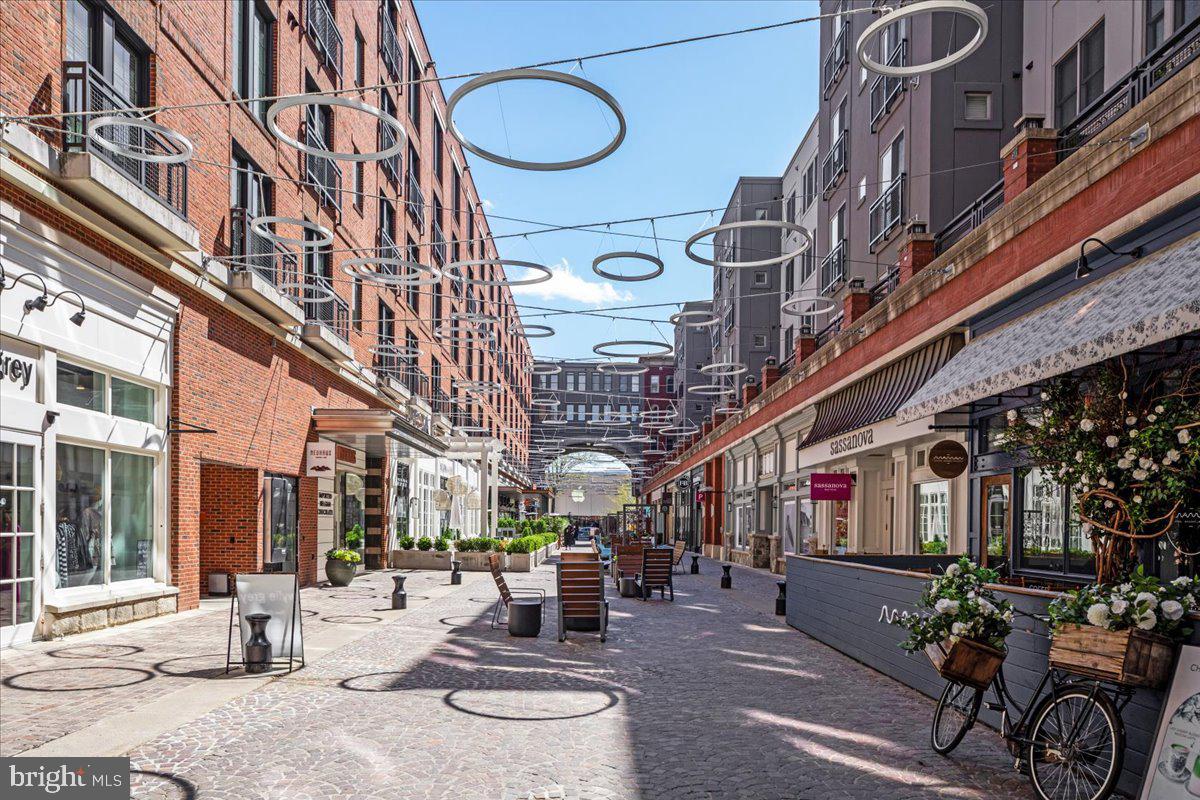 BETHESDA MEWS - Residential