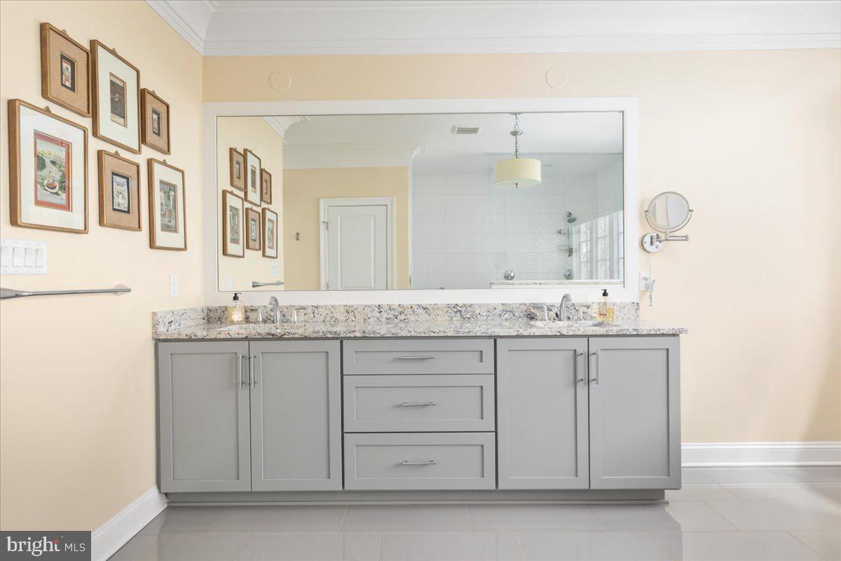 BETHESDA MEWS - Residential