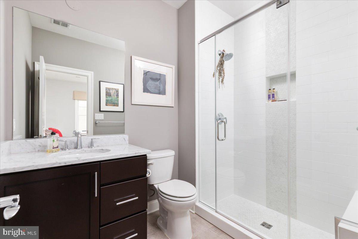 BETHESDA MEWS - Residential