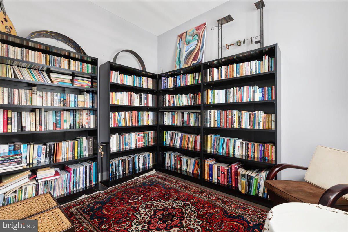 BETHESDA MEWS - Residential