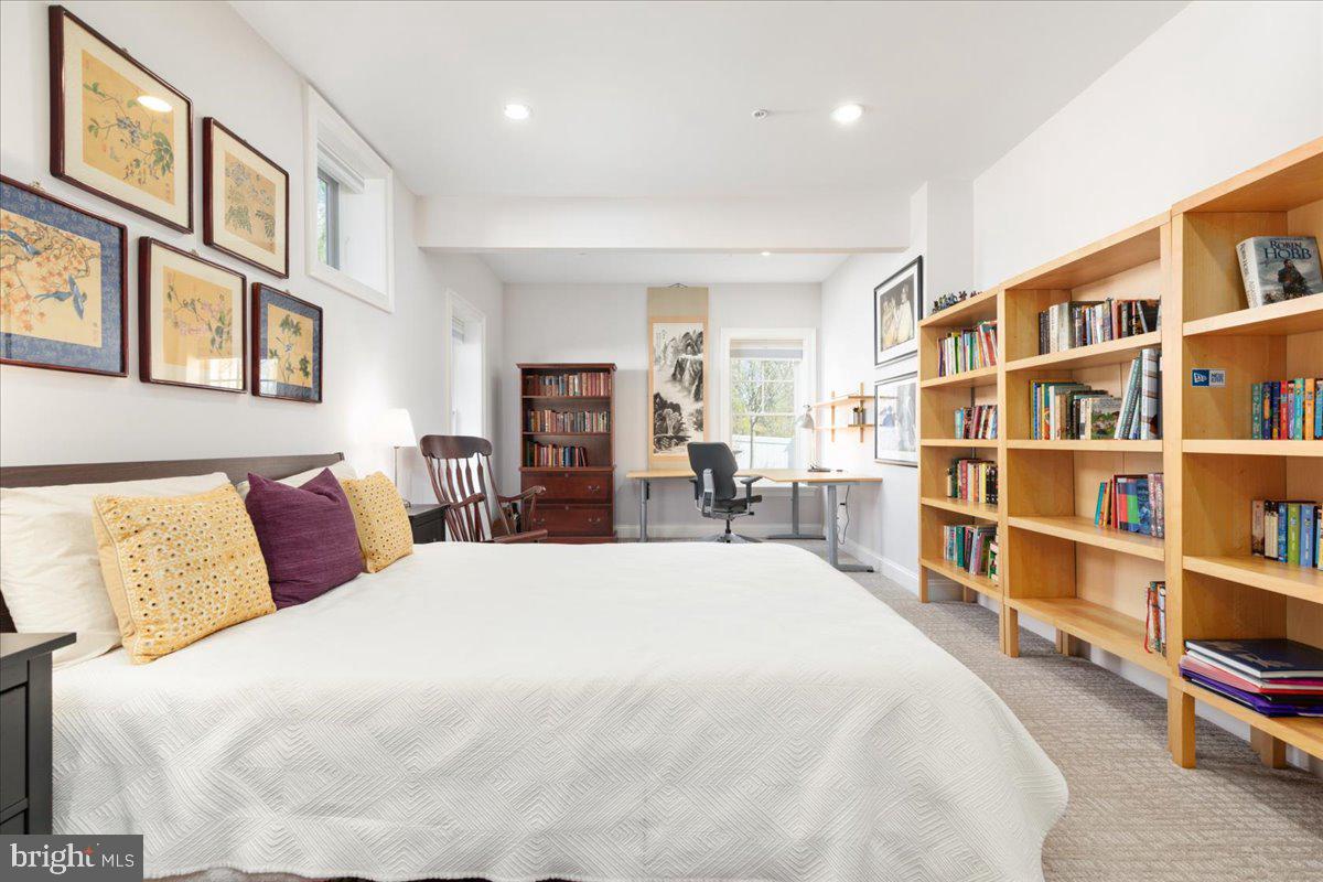 BETHESDA MEWS - Residential