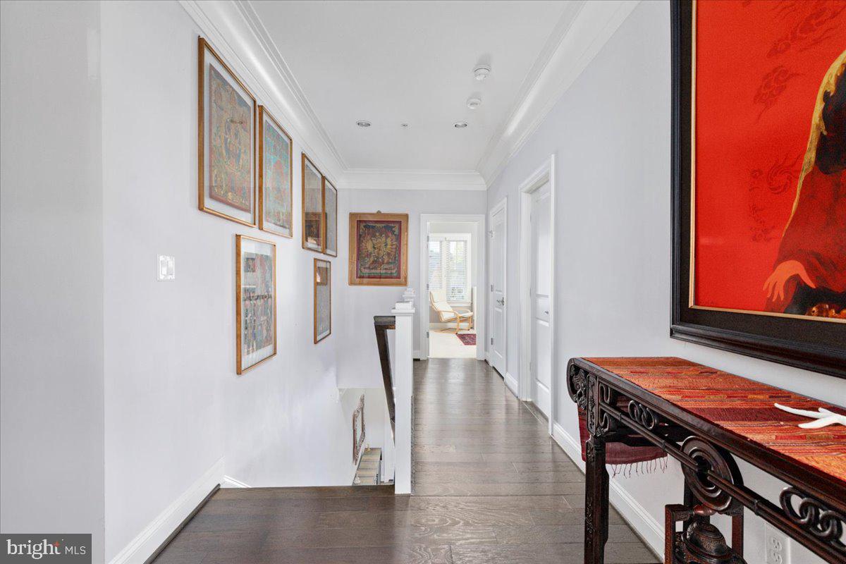 BETHESDA MEWS - Residential